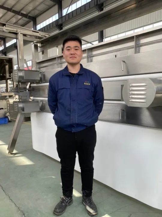 技術標兵 敬業楷模-李洋